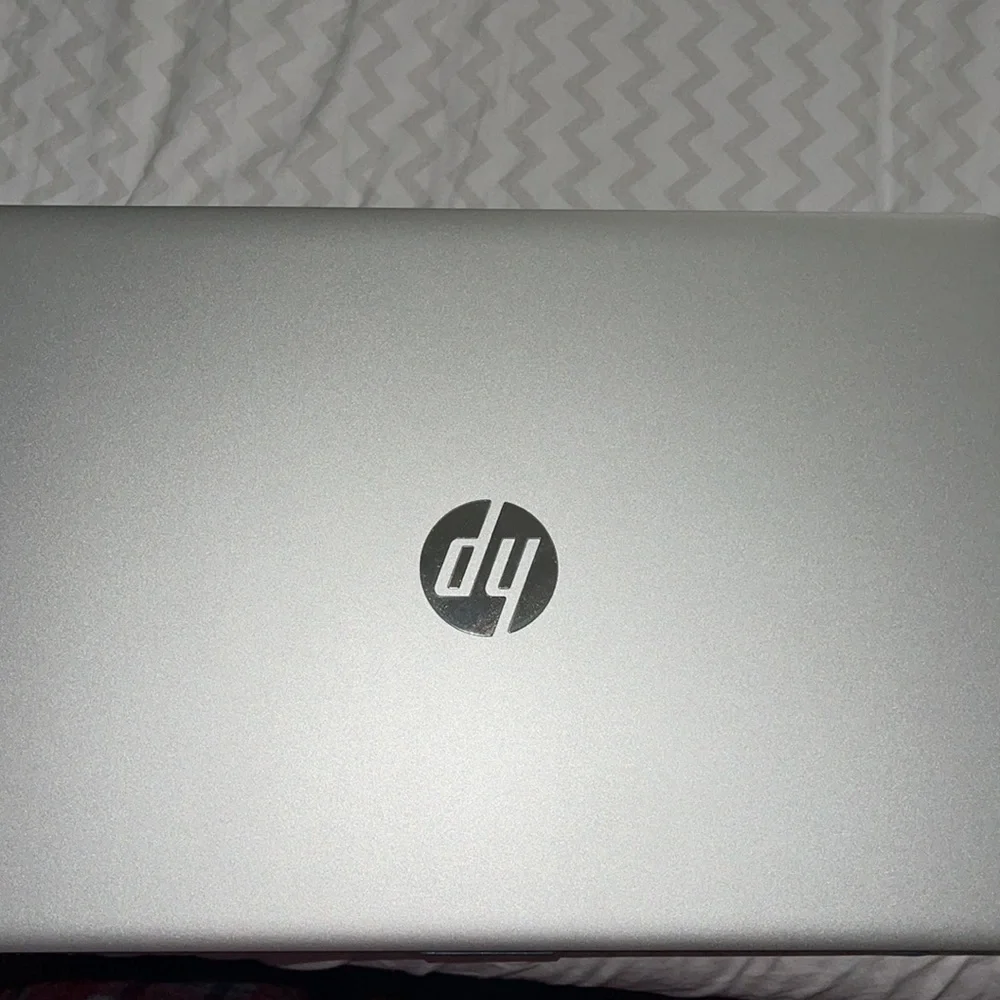 BRAND NEW HP LAPTOP 💻 WITH CHARGER